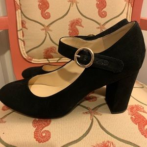 Liz Claiborne Size 12 Wide Mary Jane in Blk velvet